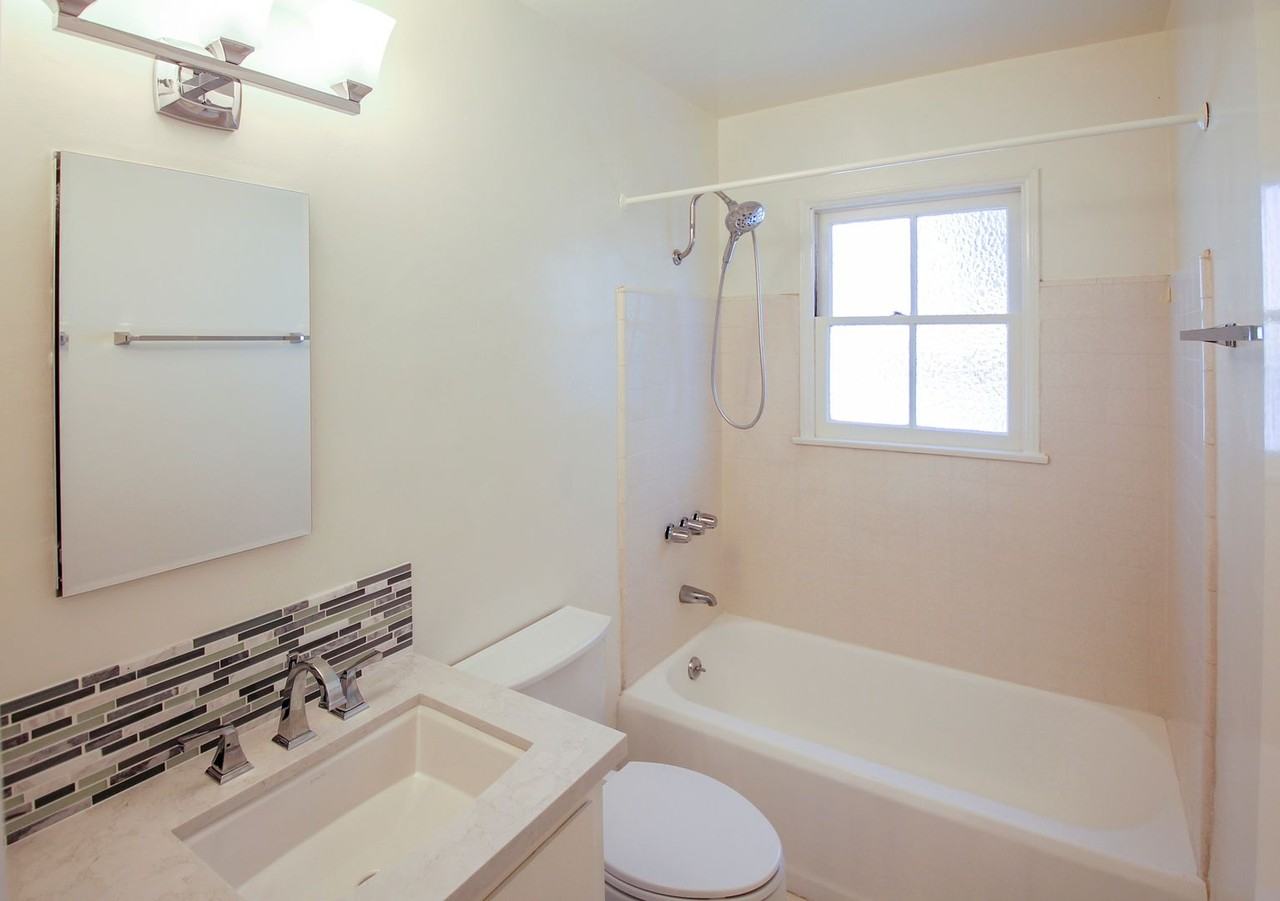 4426 Calhoun Ave - Photo 4 of 19