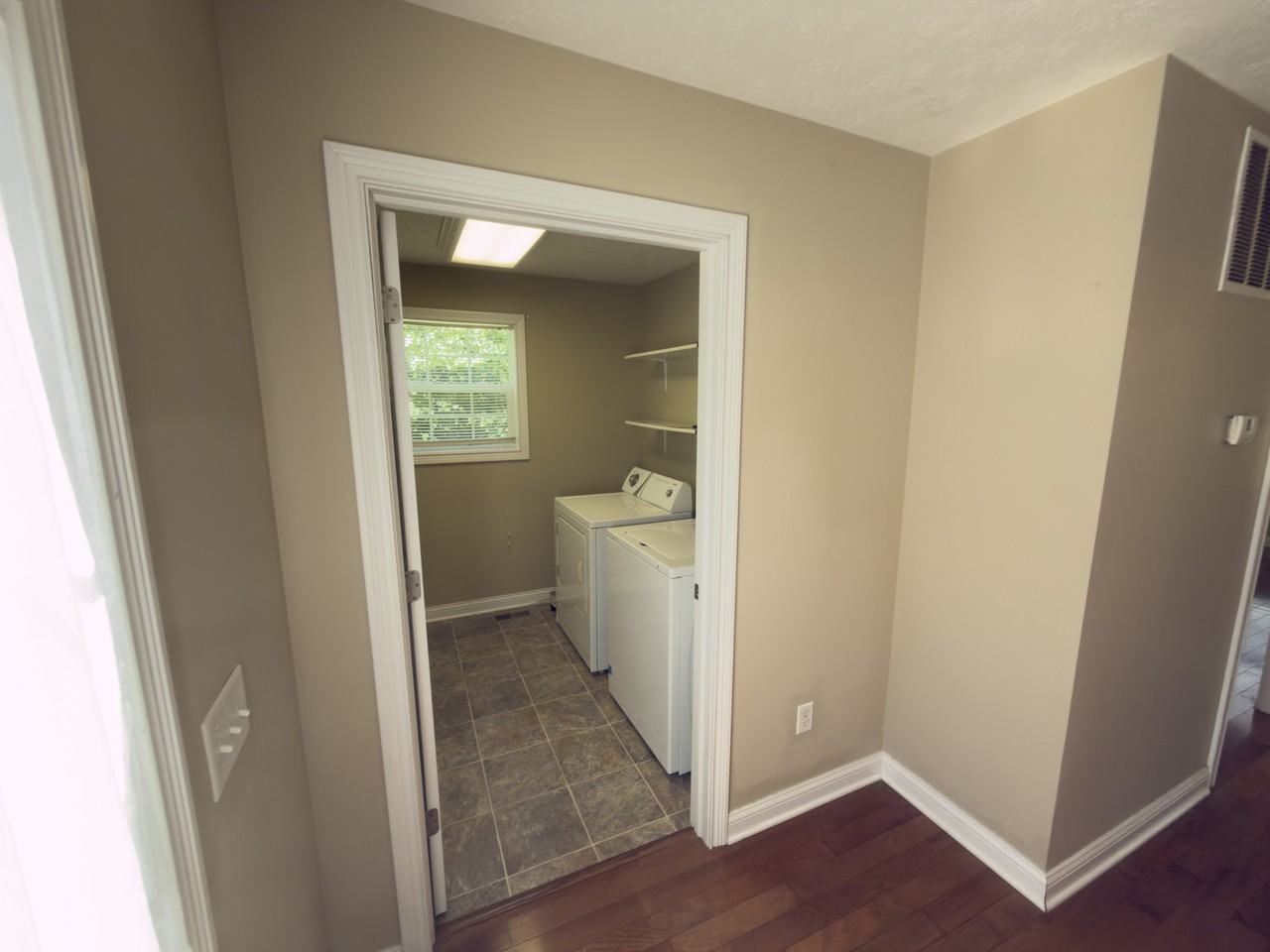 521 E 1st St #1 - Photo 7 of 42