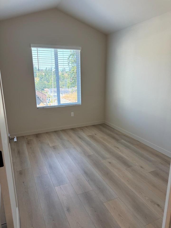 4809 NE 2nd Ct - Photo 7 of 10