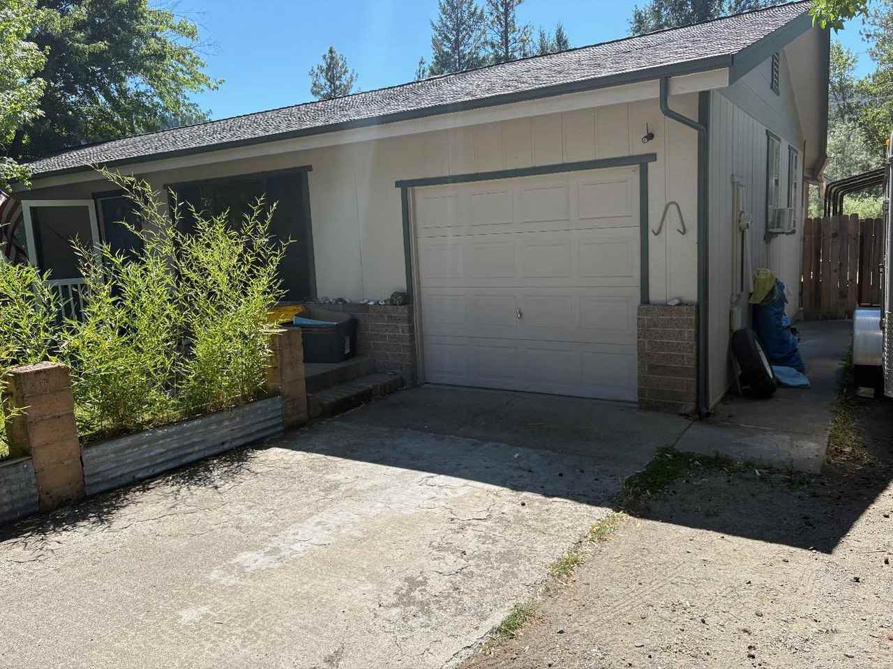 450 Masonic Ln - Photo 3 of 12