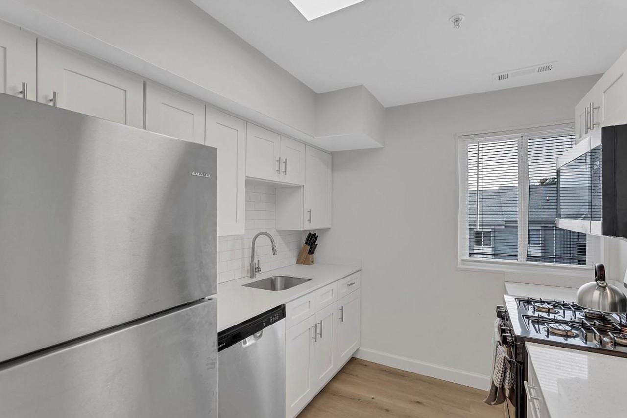 3068 Stanton Rd Se - Photo 5 of 11