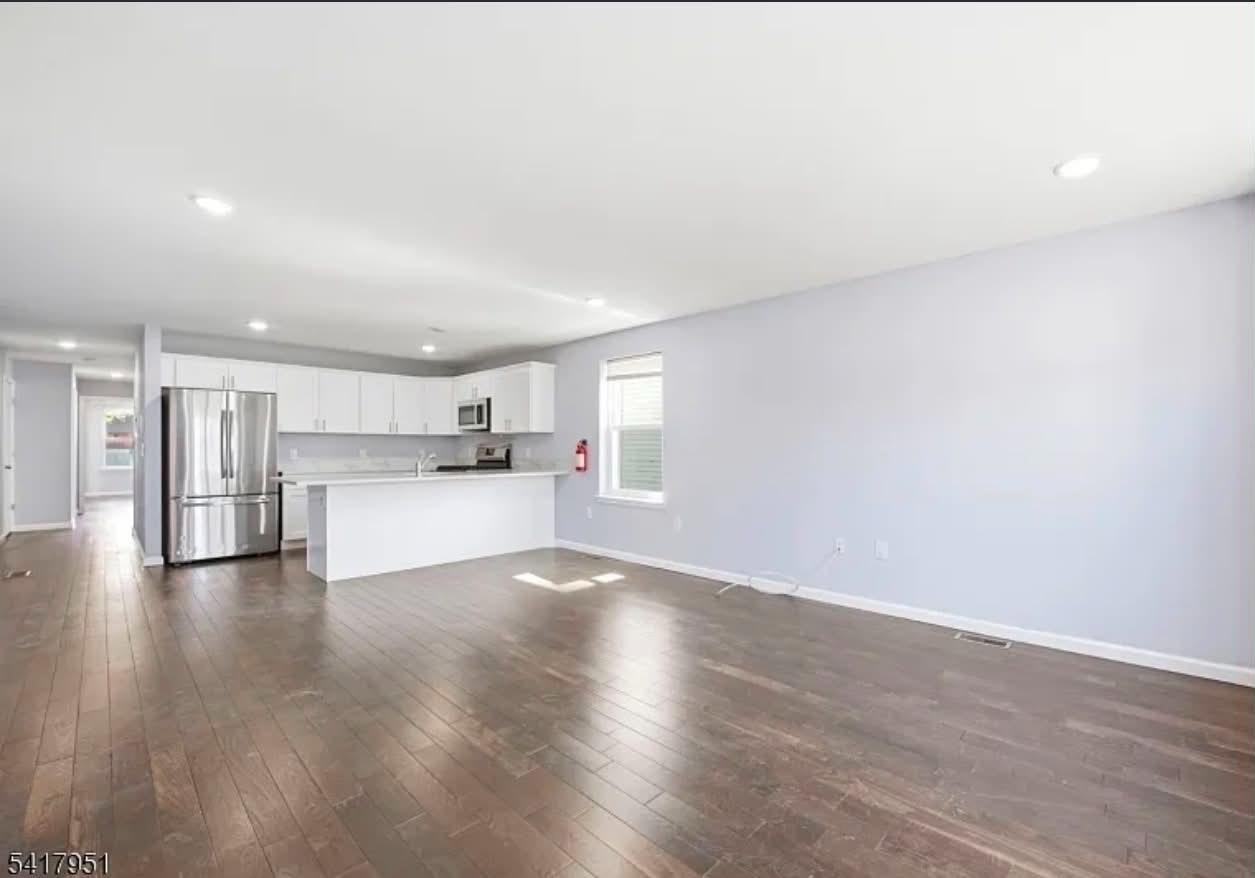 420 S 10th St - Photo 3 of 4