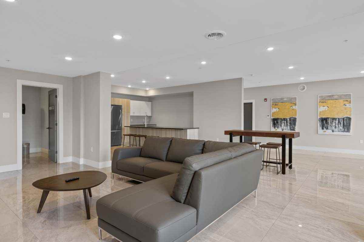 The Madison Bedford Apartments - Photo 3 of 14