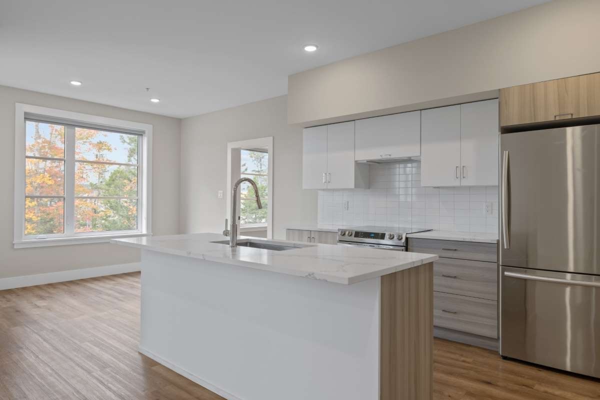 The Madison Bedford Apartments - Photo 7 of 14