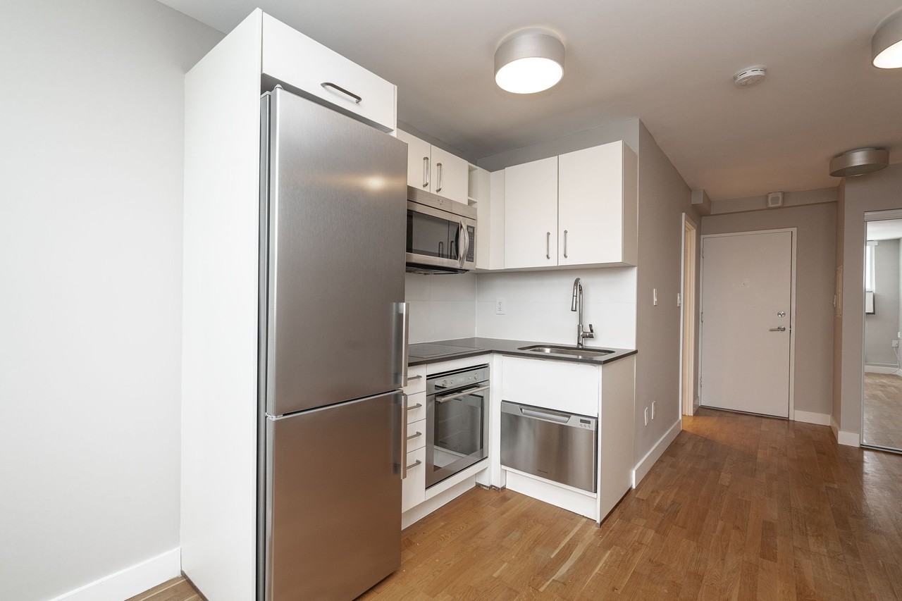 730 St. Clarens - Photo 4 of 50