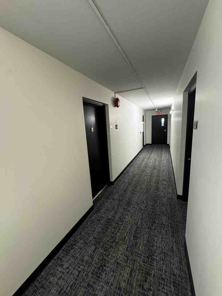 Courts Manor - Photo 2 of 6