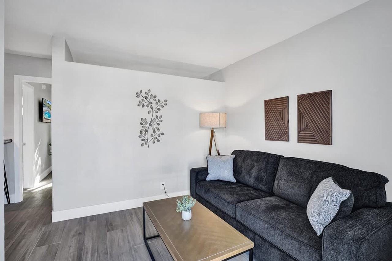50 Davie Boulevard - Photo 2 of 20