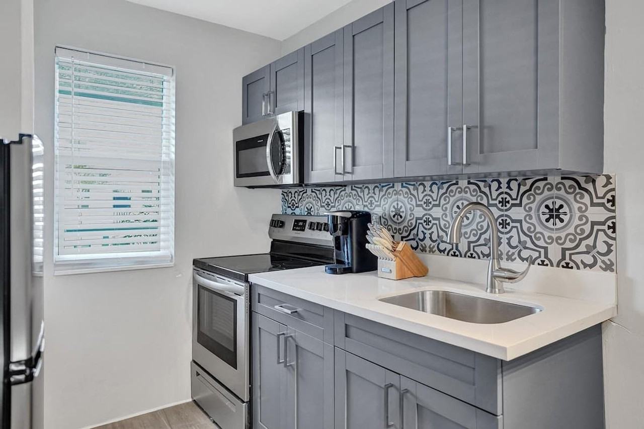 50 Davie Boulevard - Photo 4 of 20