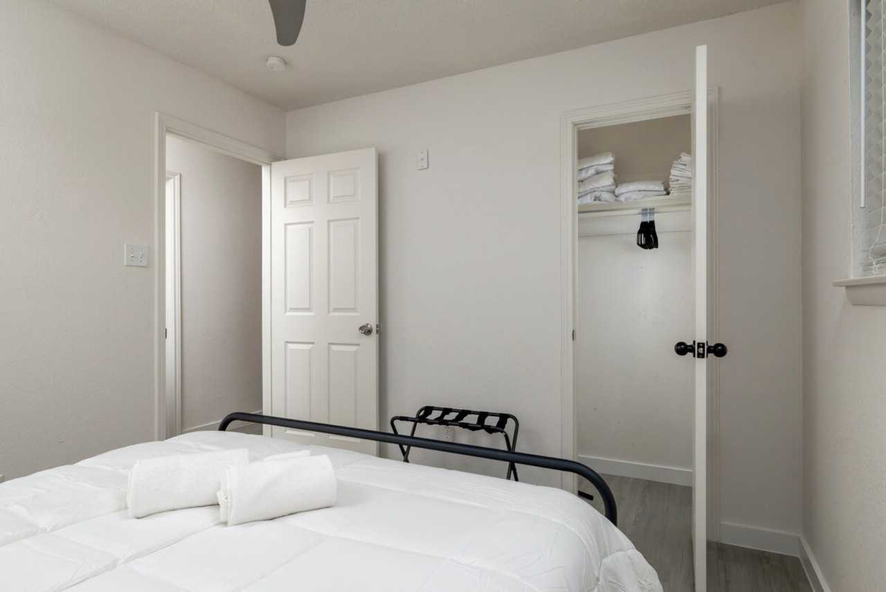 420 Wilshire Dr #1575055P - Photo 5 of 31