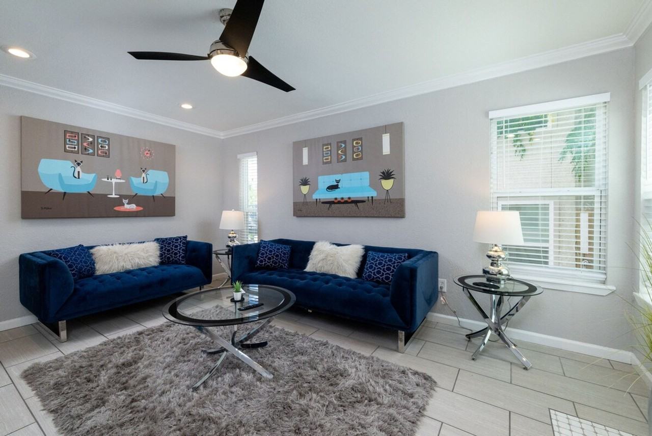 2101 Ward Pkwy #1575054P - Photo 3 of 40