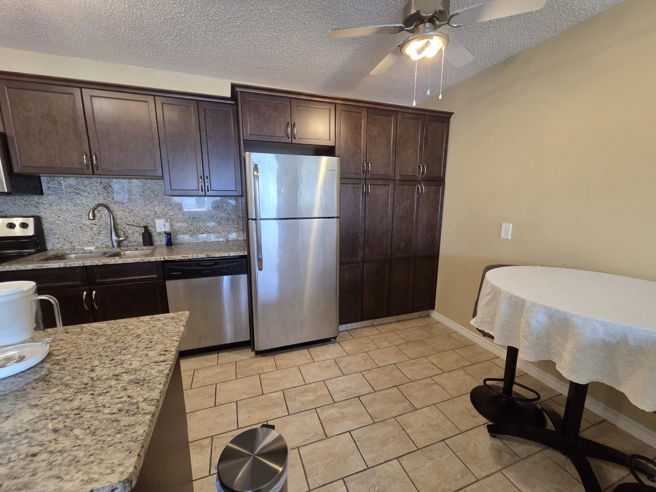 Town Manor - Photo 6 of 6