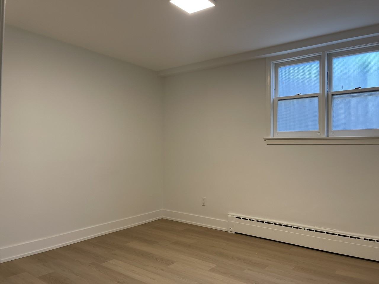 2566 Lake Shore Boulevard West - Photo 7 of 7