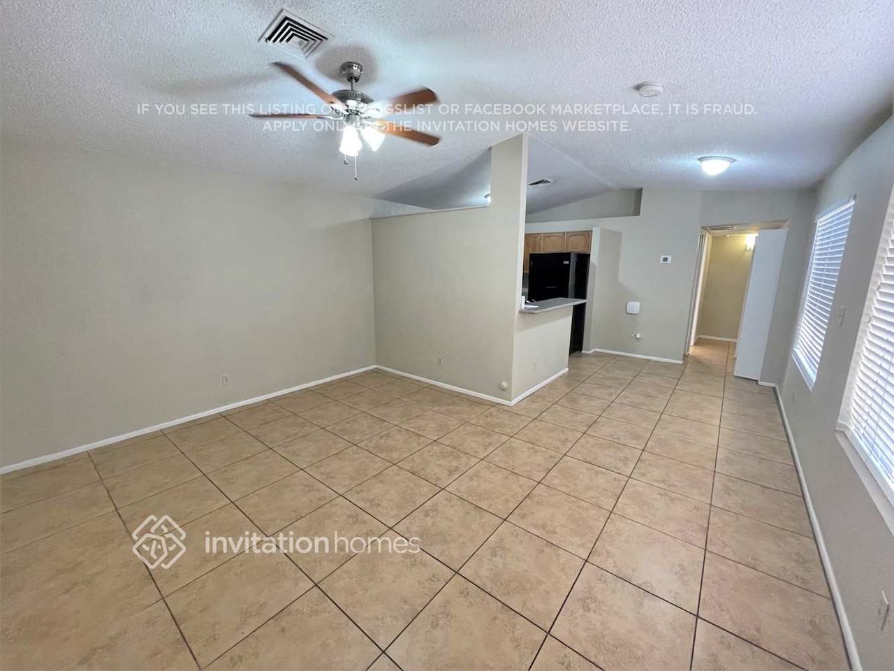 16026 S Catalina St - Photo 4 of 15