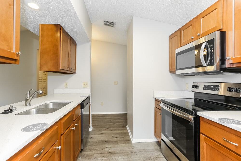 10752 Knottingby Dr - Photo 6 of 16