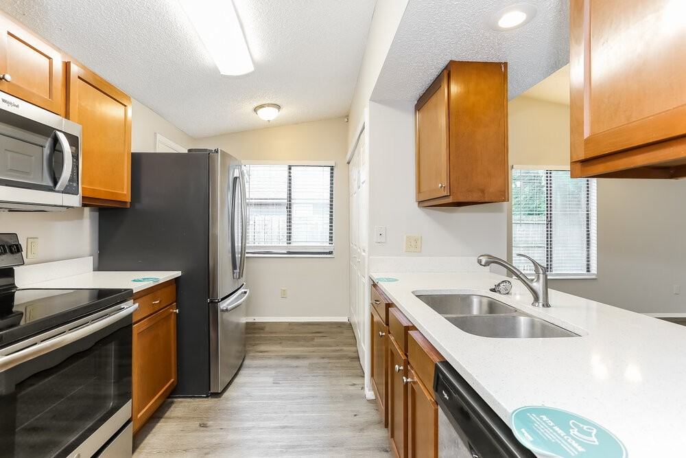 10752 Knottingby Dr - Photo 7 of 16