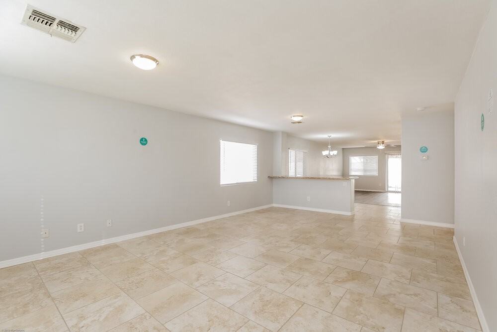 16224 W Pioneer St - Photo 4 of 16