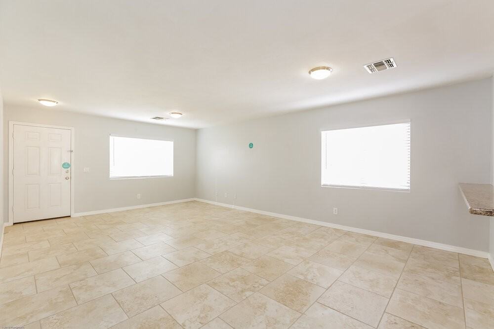 16224 W Pioneer St - Photo 5 of 16