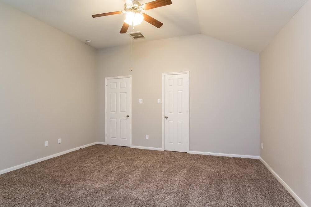 21818 Octavia Way - Photo 4 of 11