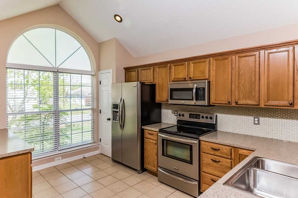 2204 Joann Dr - Photo 4 of 14