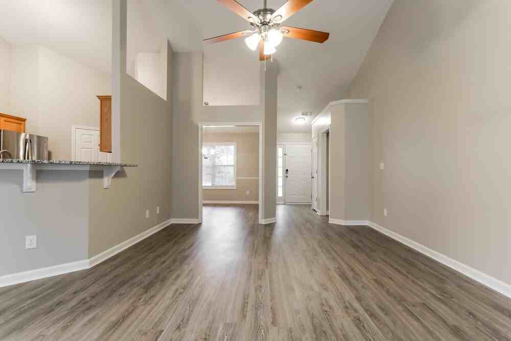 963 Laurel Green Ln - Photo 4 of 16