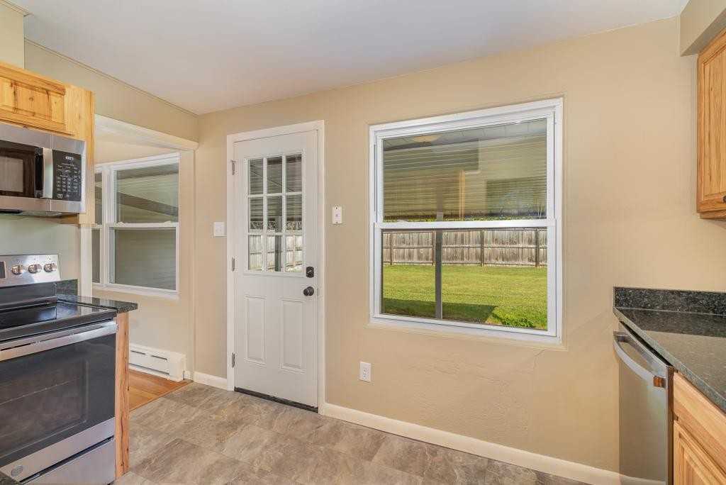 24 Cornell Dr - Photo 7 of 27