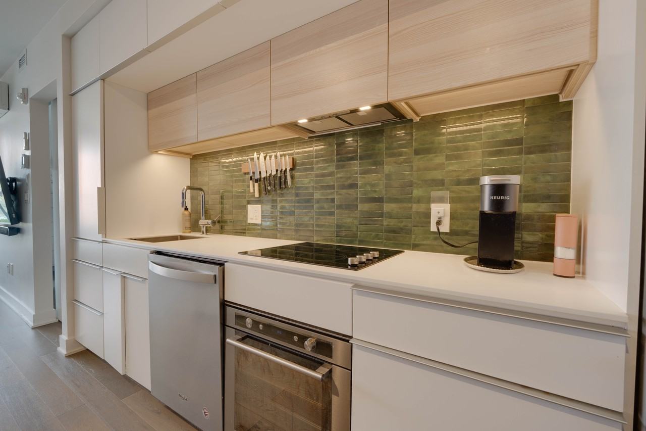350 Rue Eleanor - Photo 3 of 15