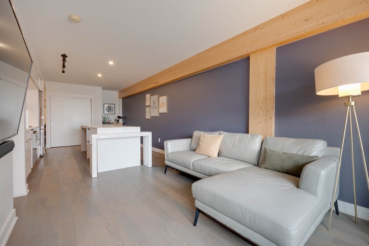350 Rue Eleanor - Photo 4 of 15
