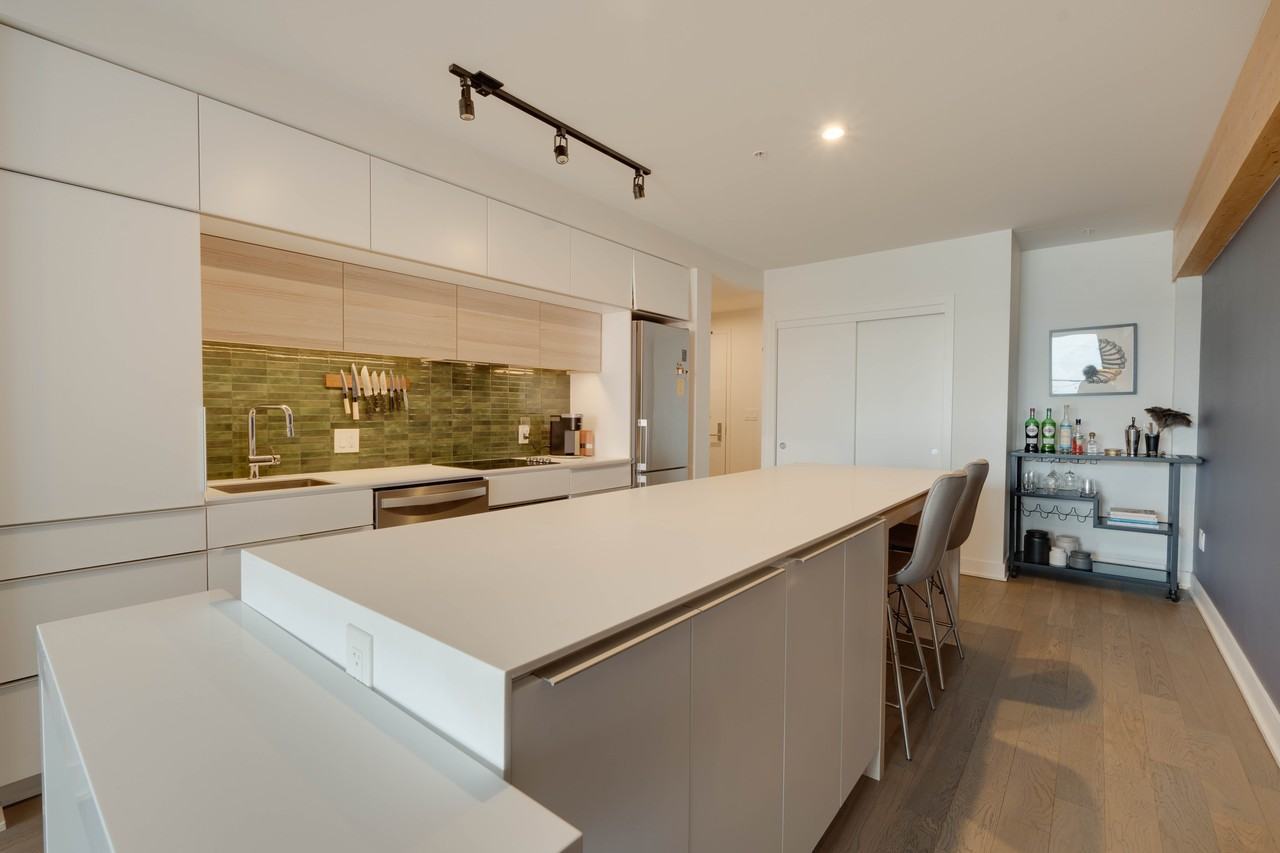 350 Rue Eleanor - Photo 5 of 15