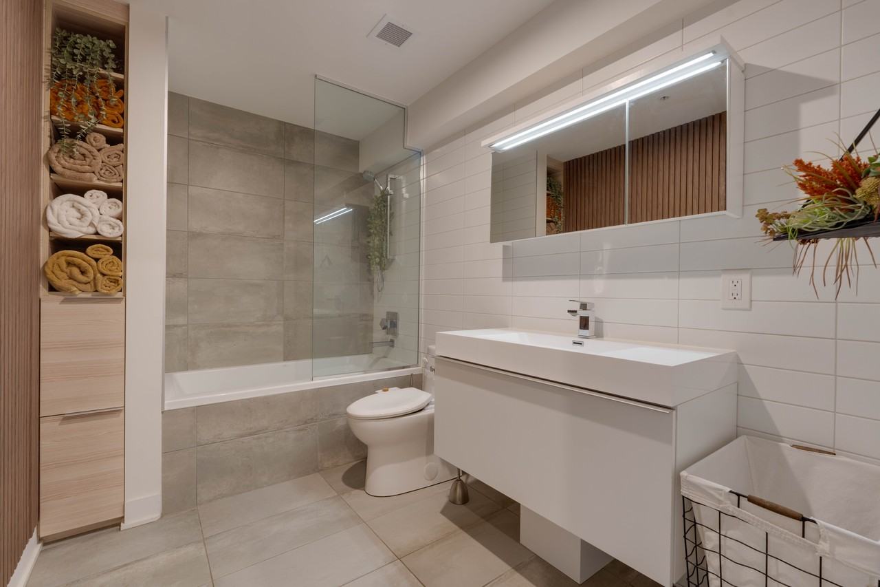 350 Rue Eleanor - Photo 7 of 15