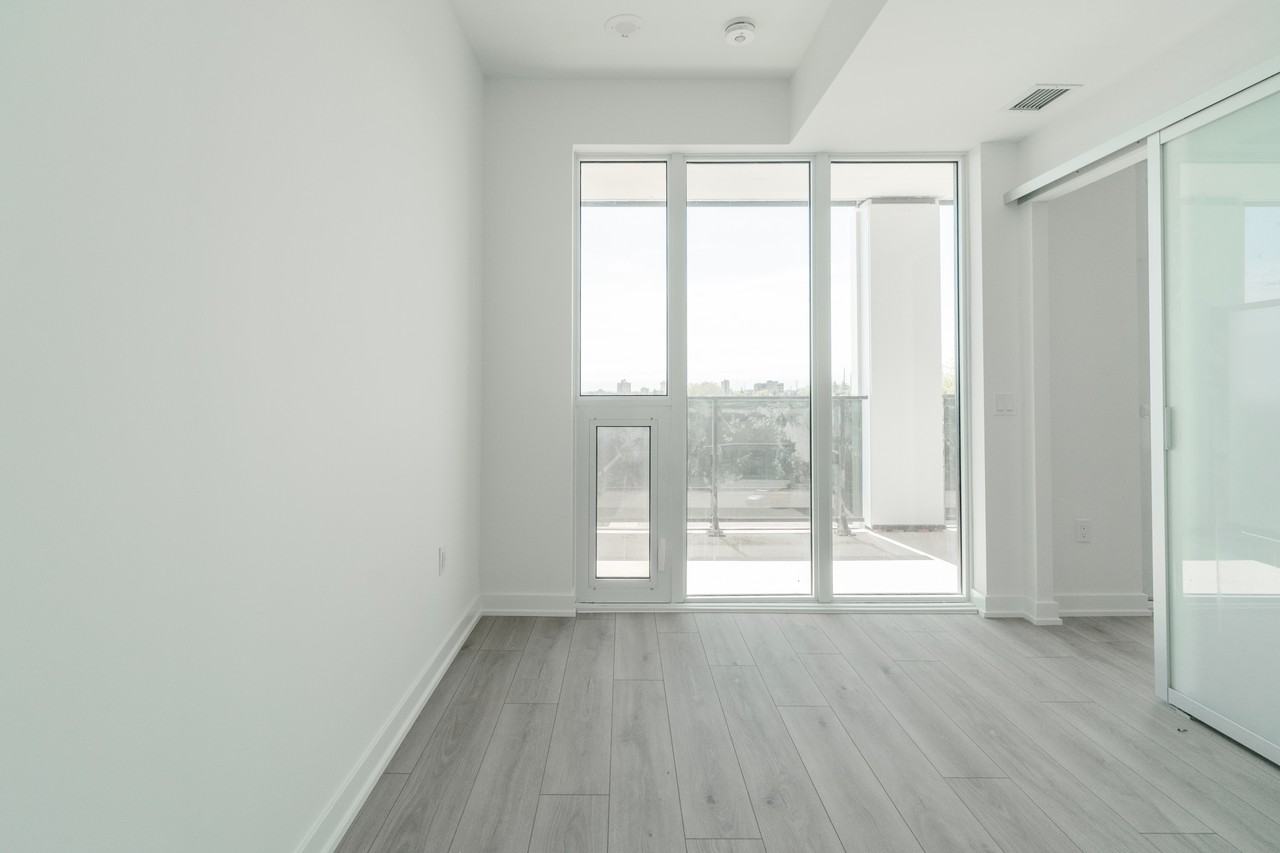 1 Fairview Road East #402 - Photo 7 of 26