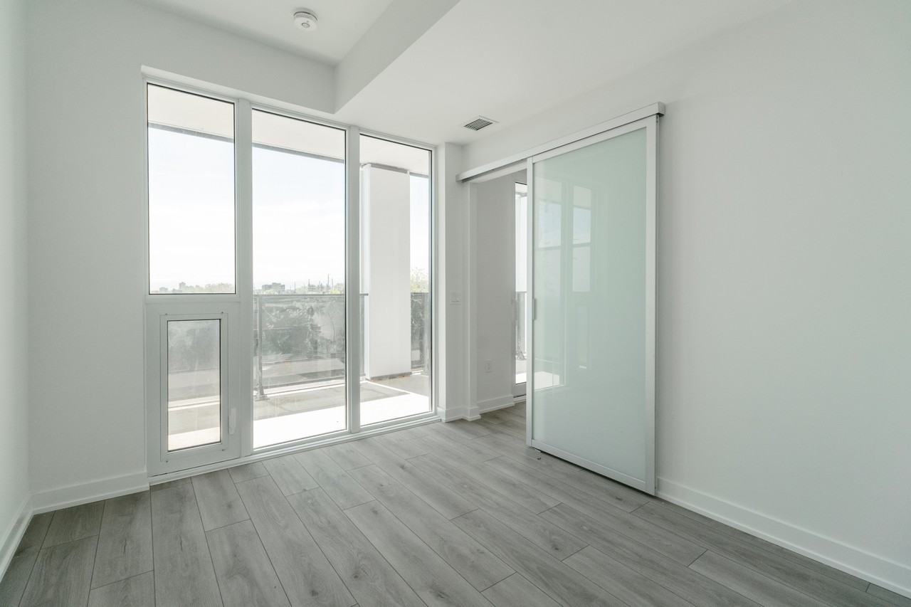 1 Fairview Road East #402 - Photo 6 of 26