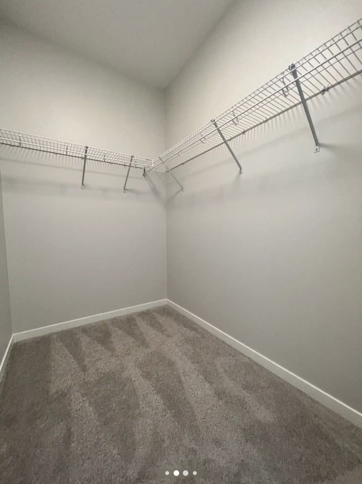 42 Cranbrook Gardens Southeast - Photo 4 of 5