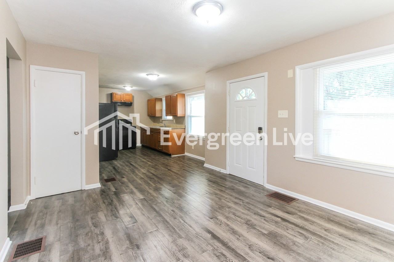 5309 Sutton St - Photo 3 of 15