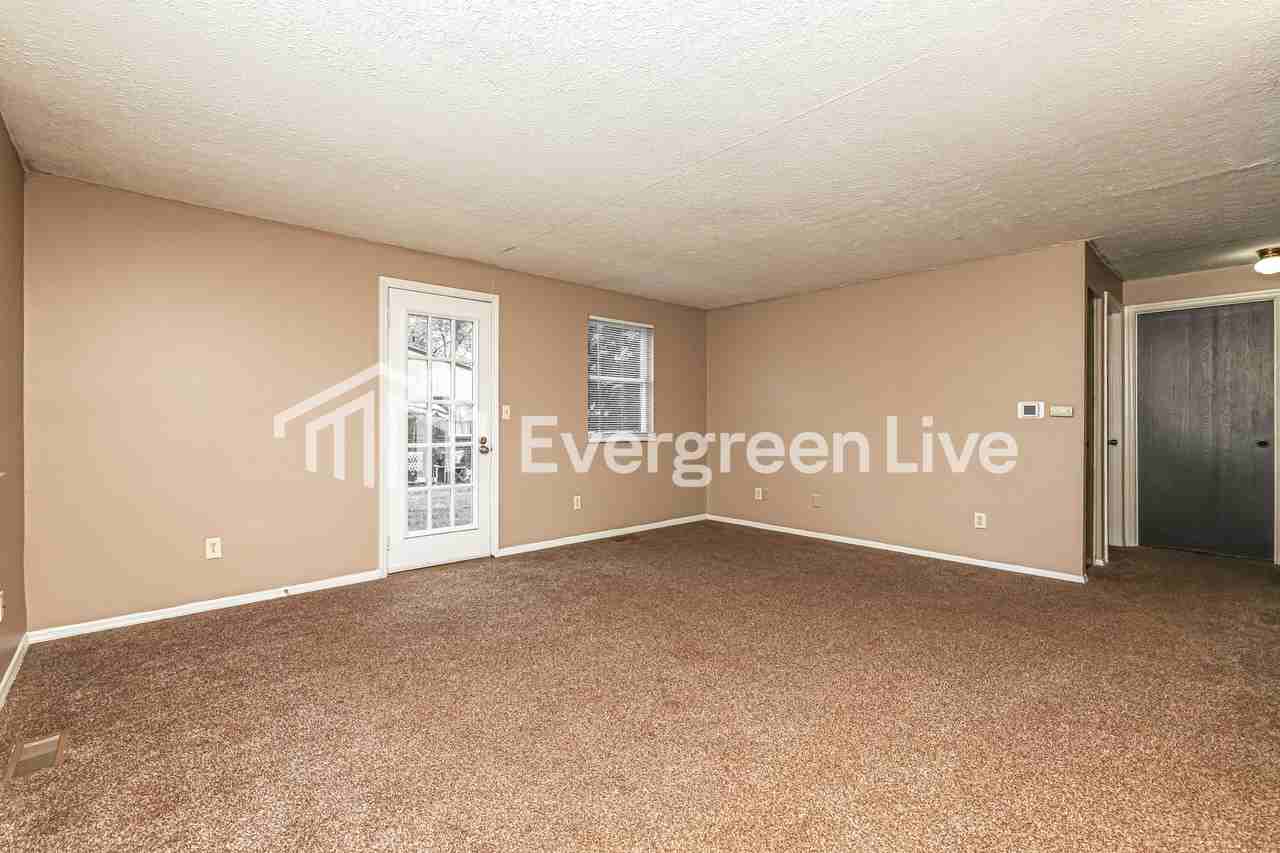 8199 Mount Charles Dr - Photo 3 of 15