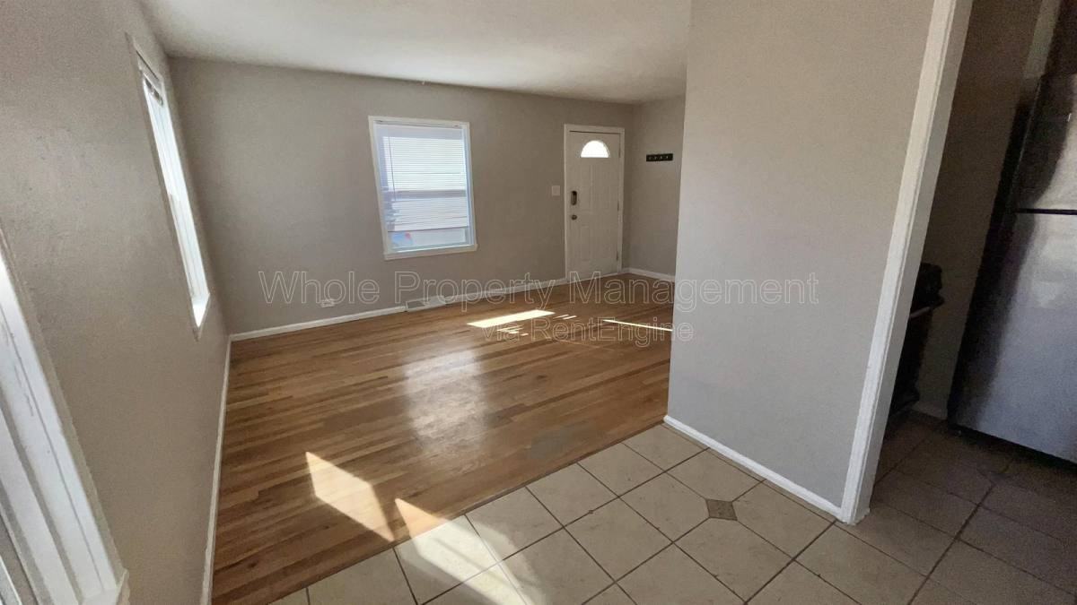 4360 Saint Paul St - Photo 2 of 10