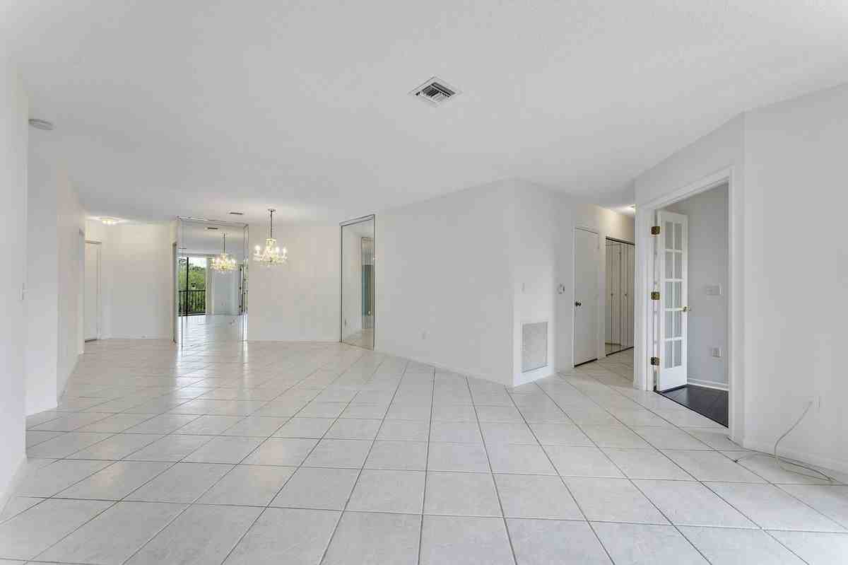 4400 Nw 30th St ##328 - Photo 2 of 13