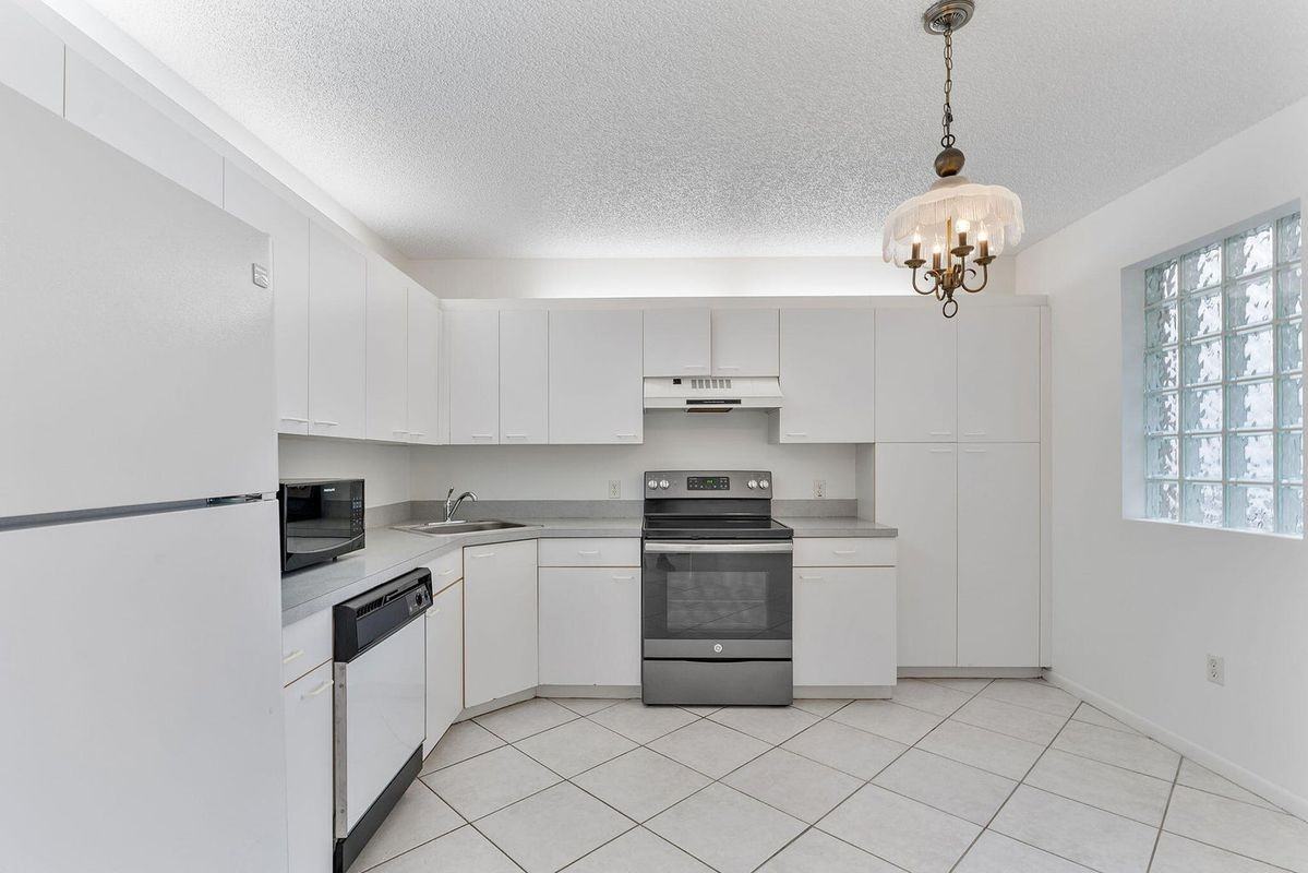 4400 Nw 30th St ##328 - Photo 3 of 13