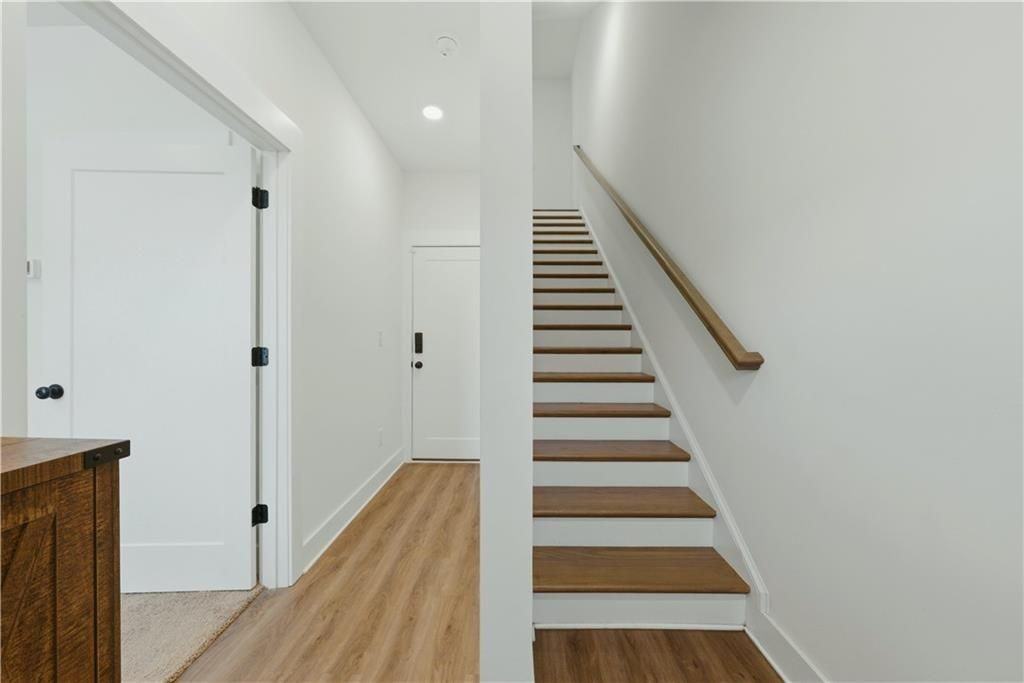 104 Mission Way Se - Photo 3 of 23
