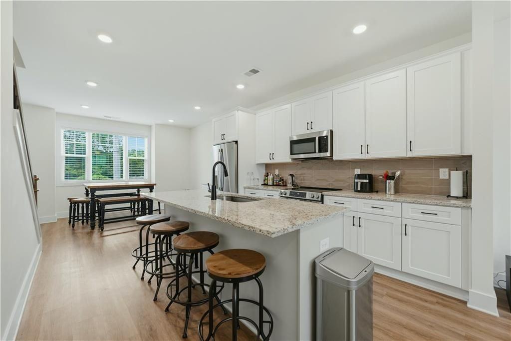 104 Mission Way Se - Photo 4 of 23