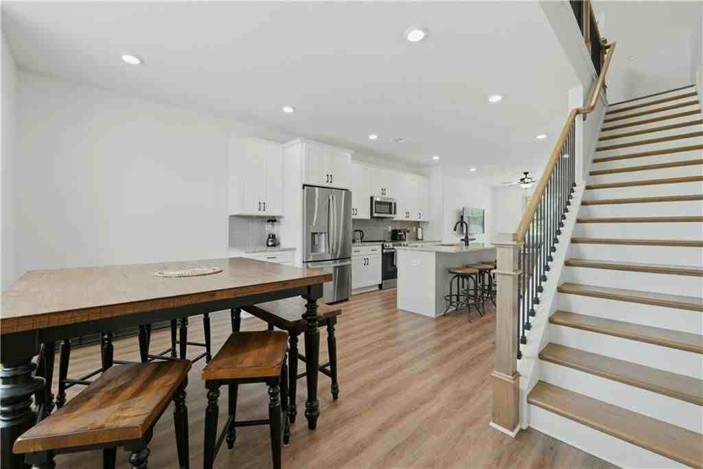 104 Mission Way Se - Photo 6 of 23