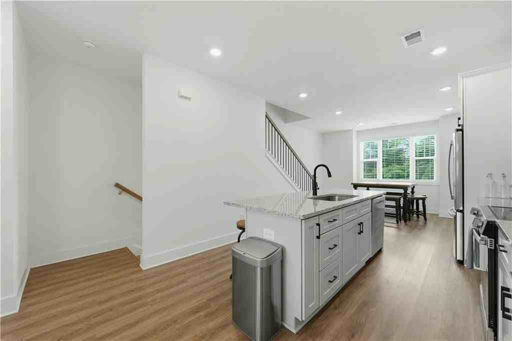 104 Mission Way Se - Photo 7 of 23