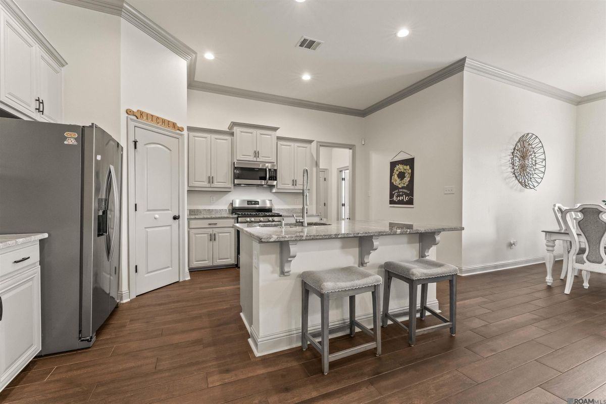 40053 Maddie Dr - Photo 6 of 17