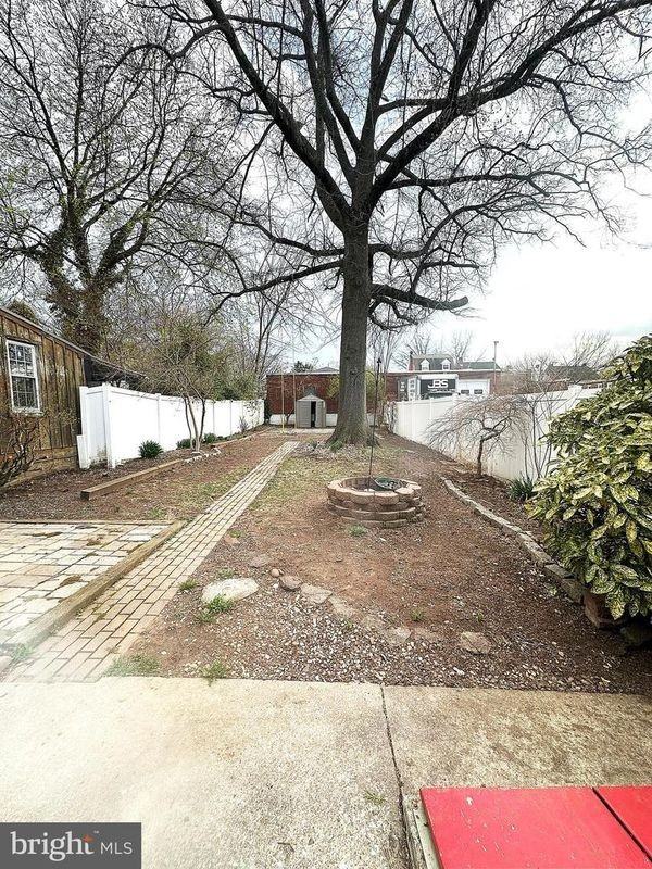 144 Beech St - Photo 3 of 3