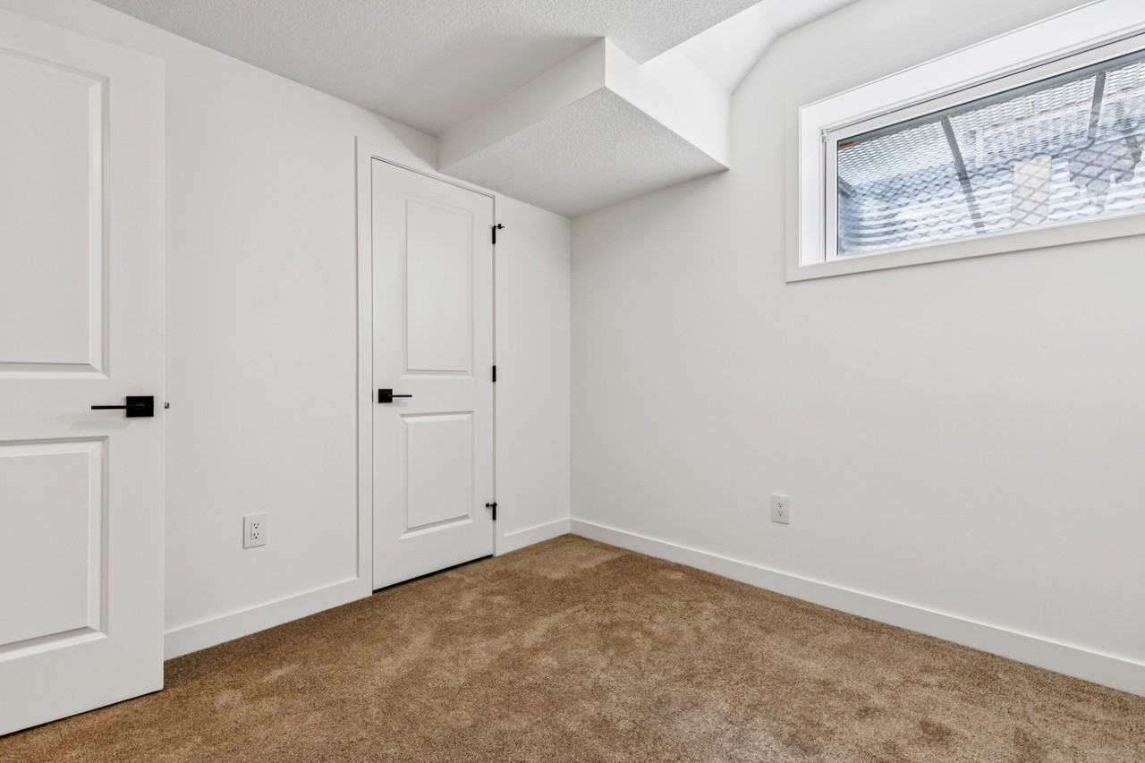 Inglewood 8 Plex - Photo 3 of 29