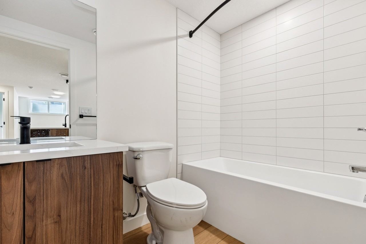 Inglewood 8 Plex - Photo 4 of 29