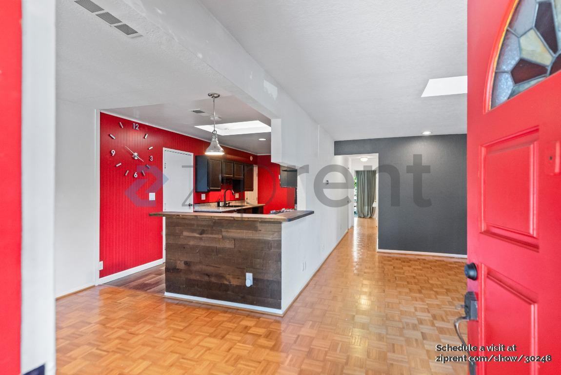 1038 Colton Ave - Photo 6 of 37