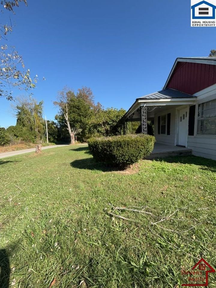 312 Higginbotham Rd - Photo 4 of 24