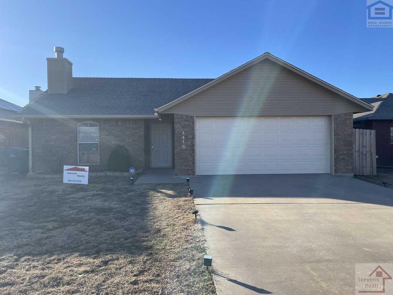 4416 Sw Hickory Ln - Photo 2 of 37