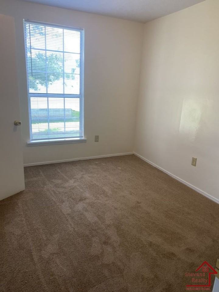 55 Dogwood Pointe Dr #1 - Photo 4 of 11