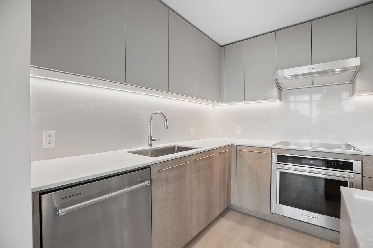 708 Farrow Street - Photo 6 of 36
